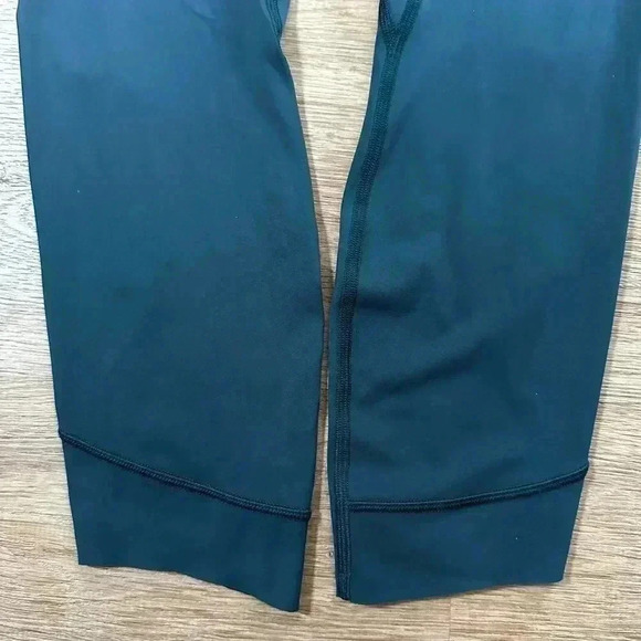 Lululemon Run The Day 7/8 Tight (25") Size 6 
Submarine /  Black - Picture 9 of 13